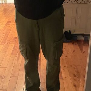 Olive Green Cargo Pants - Classic Utility Style
